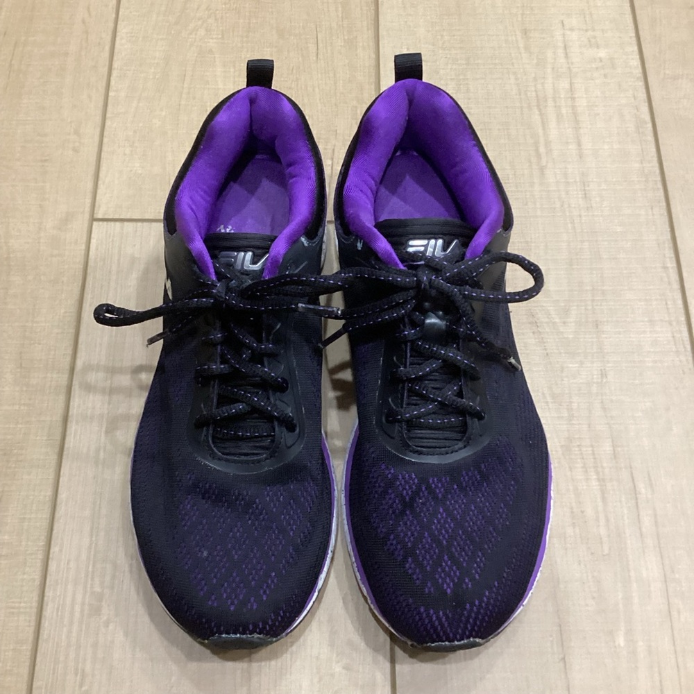 Fila’s Woman’s Outreach Running Shoe Size 11